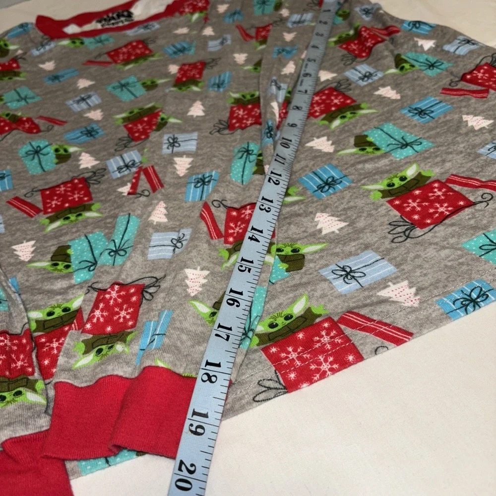 Star Wars Baby Yoda Christmas Sweater‎ Size Small, Two Piece